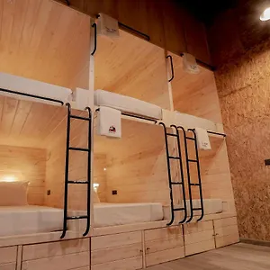 https://tuk-tuk-hostel-negombo.negombohotels.net